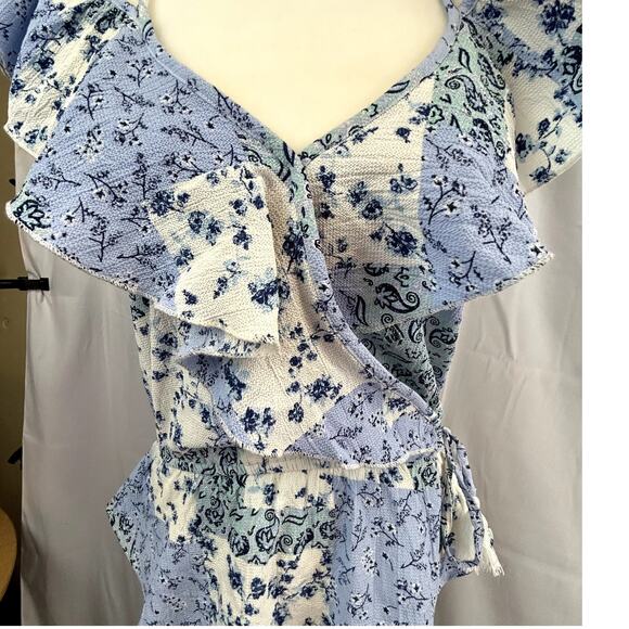 Hint of BLUSH top Small blue floral off shoulder NWT elastic waist - Picture 6 of 9